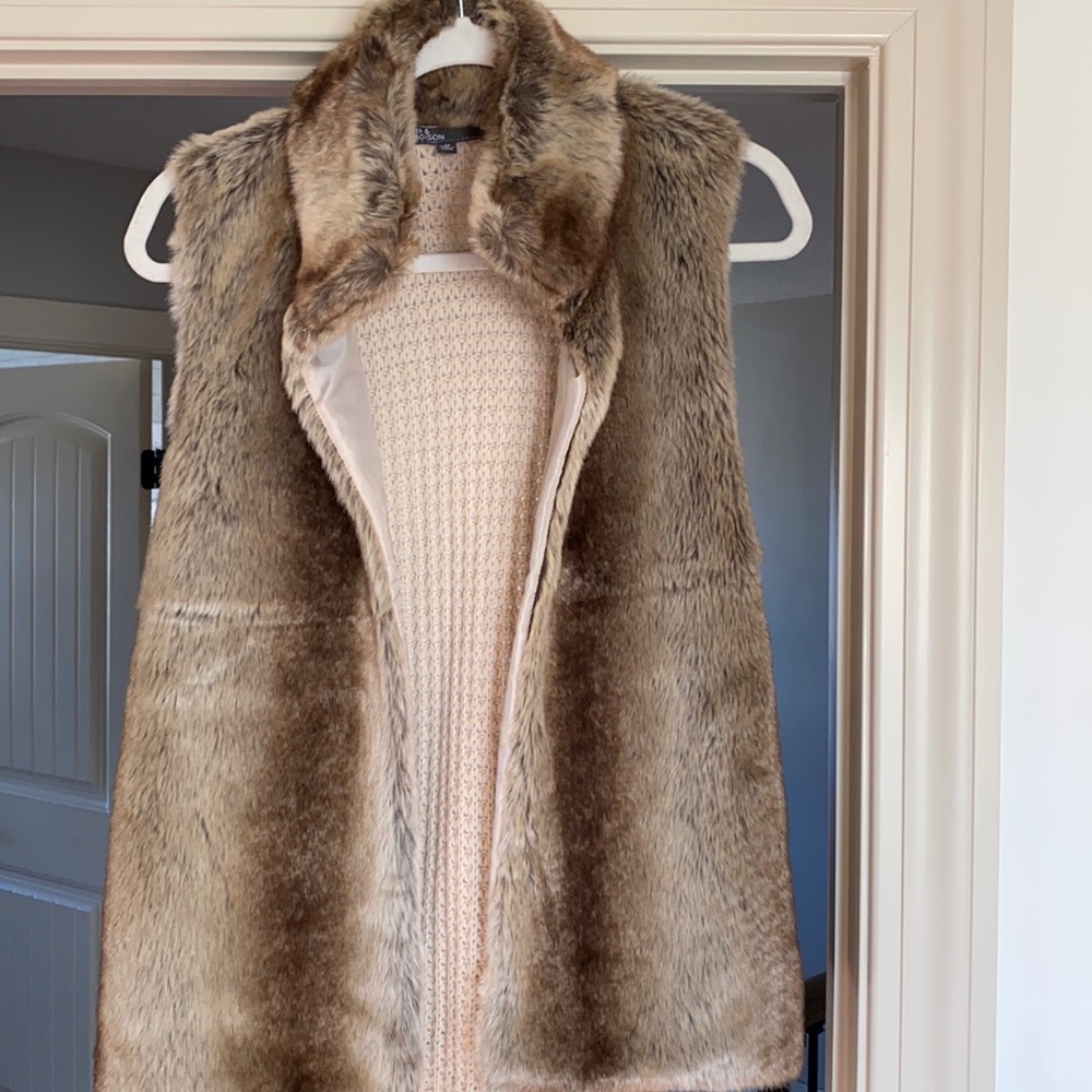 Women’s faux fur vest